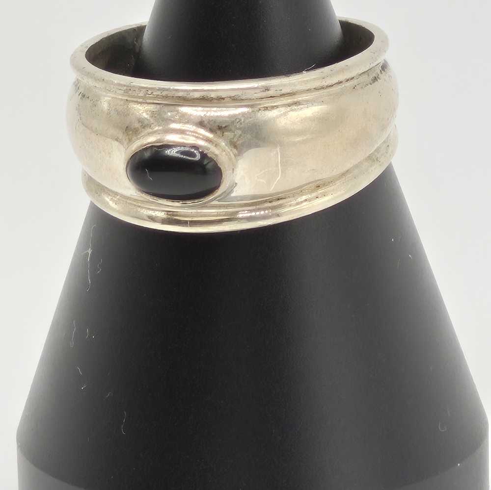 Casual Everyday Sterling Silver Ring with Onyx Stone.  Size 7.  "BOMA 925"